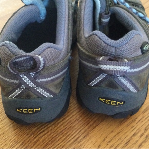 Keen- Favorite Women's Voyageur low-profile hiking shoe. Size 7 - Picture 6 of 8